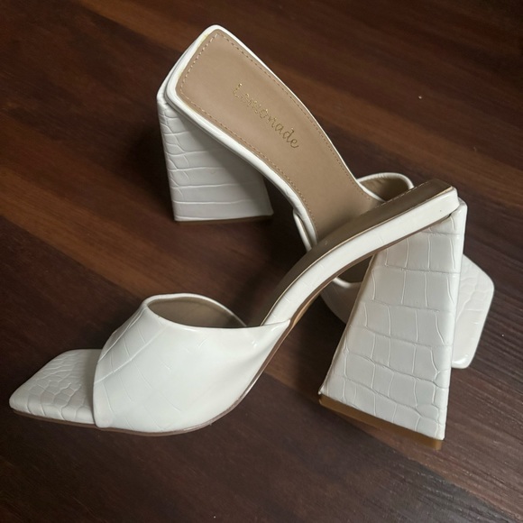 Miss Lola Lemonade Triangle Block Heels - Picture 4 of 9